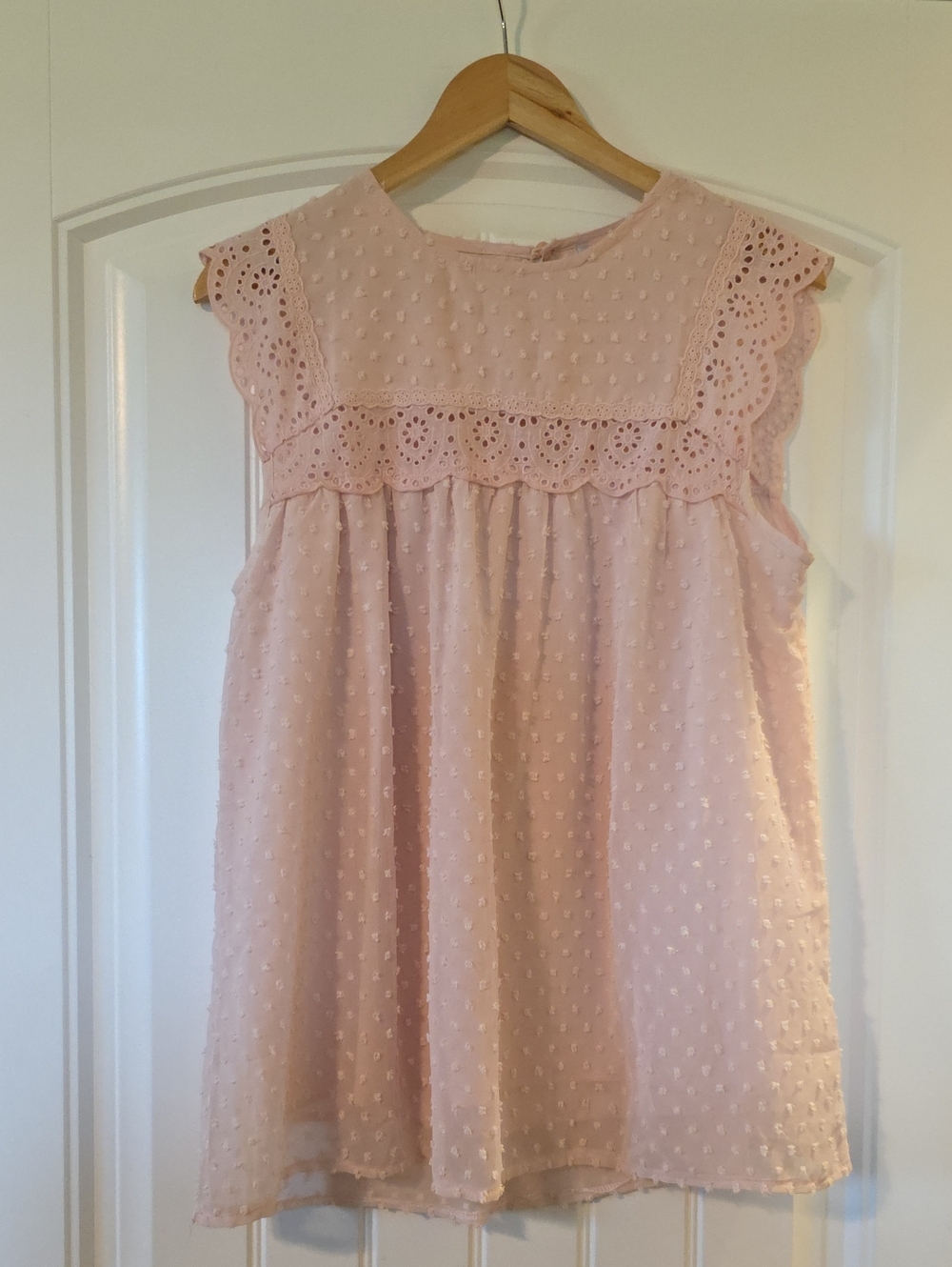 NWOT Women’s Pink Swiss Dot Lace Trim Sleeveless Top